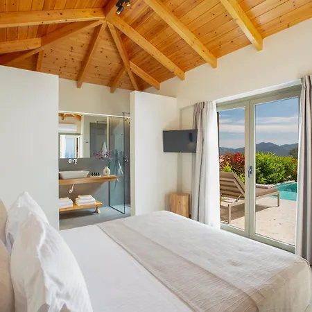 Луксозна вила Veramente With Sea View *