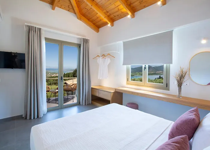 Veramente With Sea View Villa